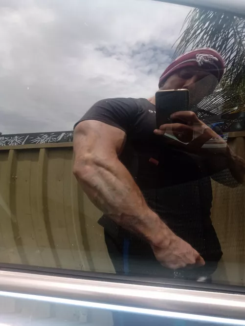 I heard you like forearms over here.