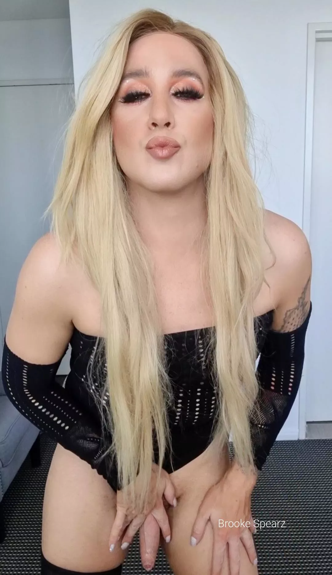 I heard you like girls with a suprise 😇