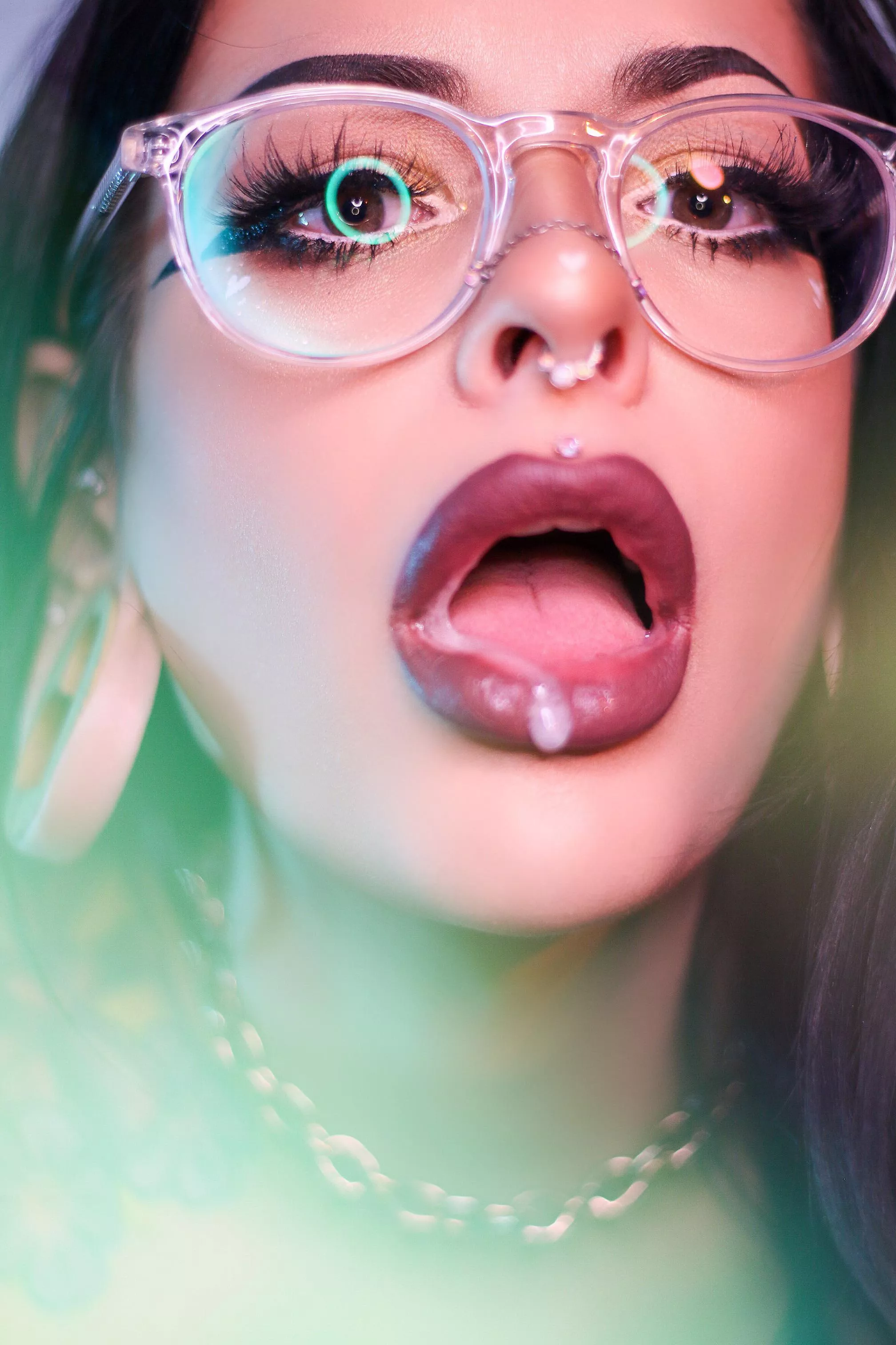 I heard you’re into girls with glasses ? I heard you’re into girls with glasses ?