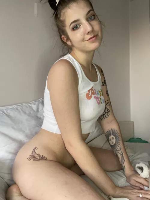 I hope at least one guy would like take off my shirt 🥰🥰