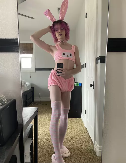 I hope you all like pink bunny femboys 🥺💕