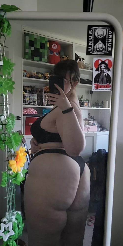 I hope you don't mind a bit of cellulite 🥺