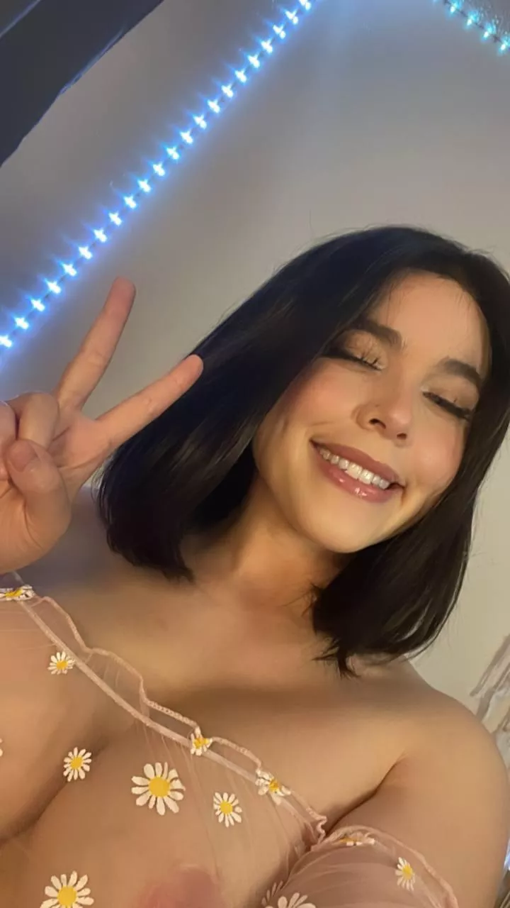 I hope you like naughty latinas 🥰🎁