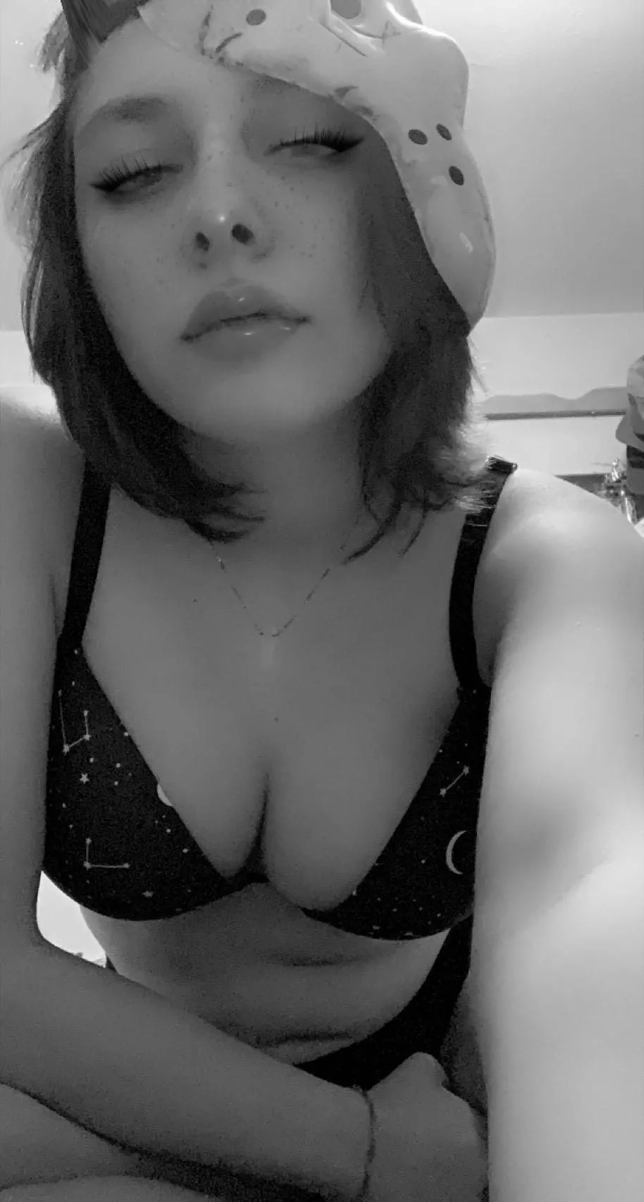 I hope you’re not fully looking at my tits because. I would hate for anything bad to happen🖤🥺🤭😂