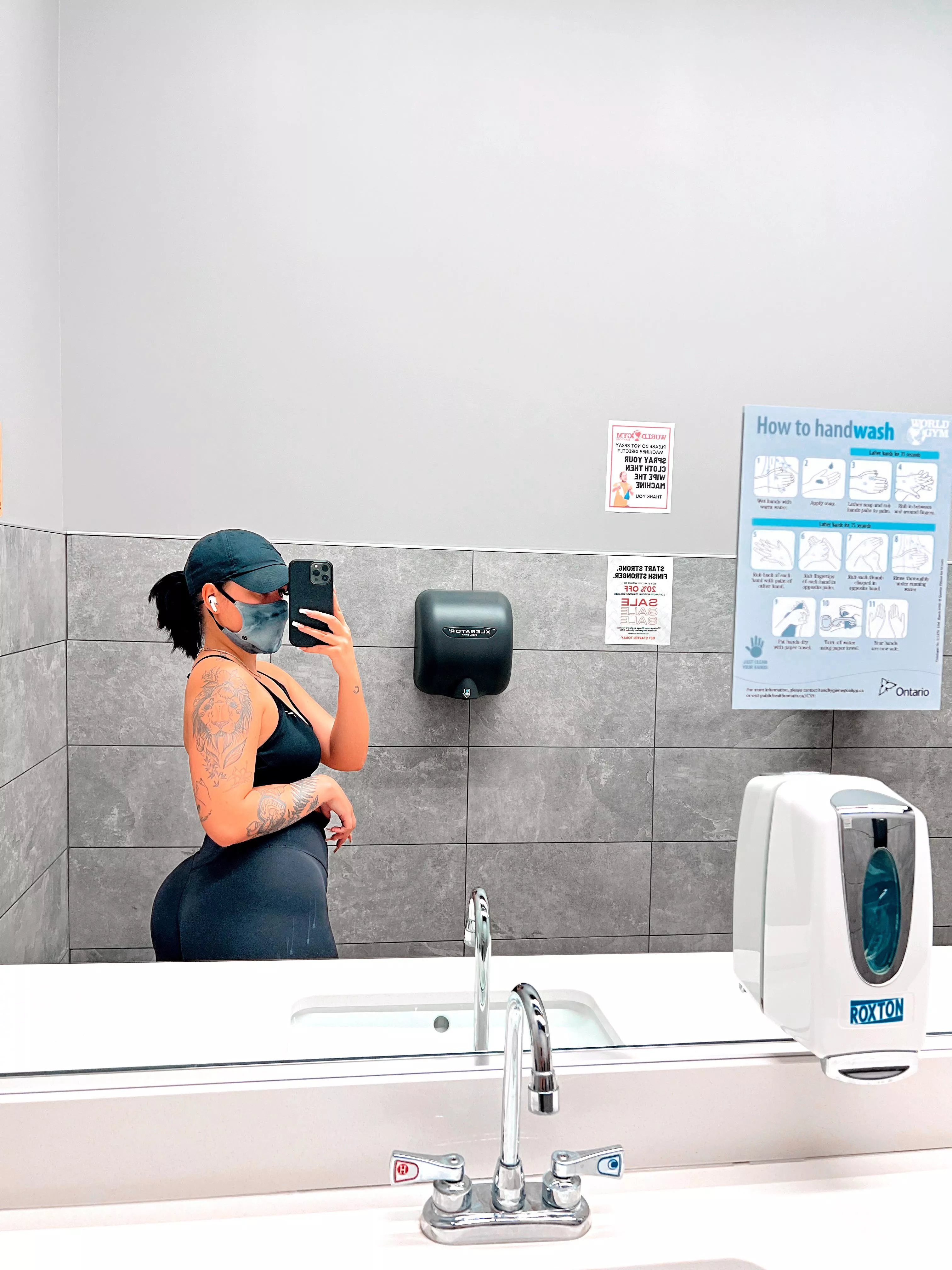 I just had an amazing leg day, can you tell? 🍑