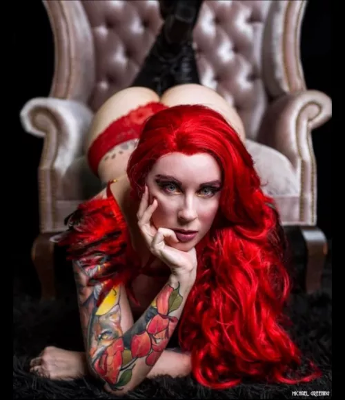 I just love the red hair with my sleeve ❤️