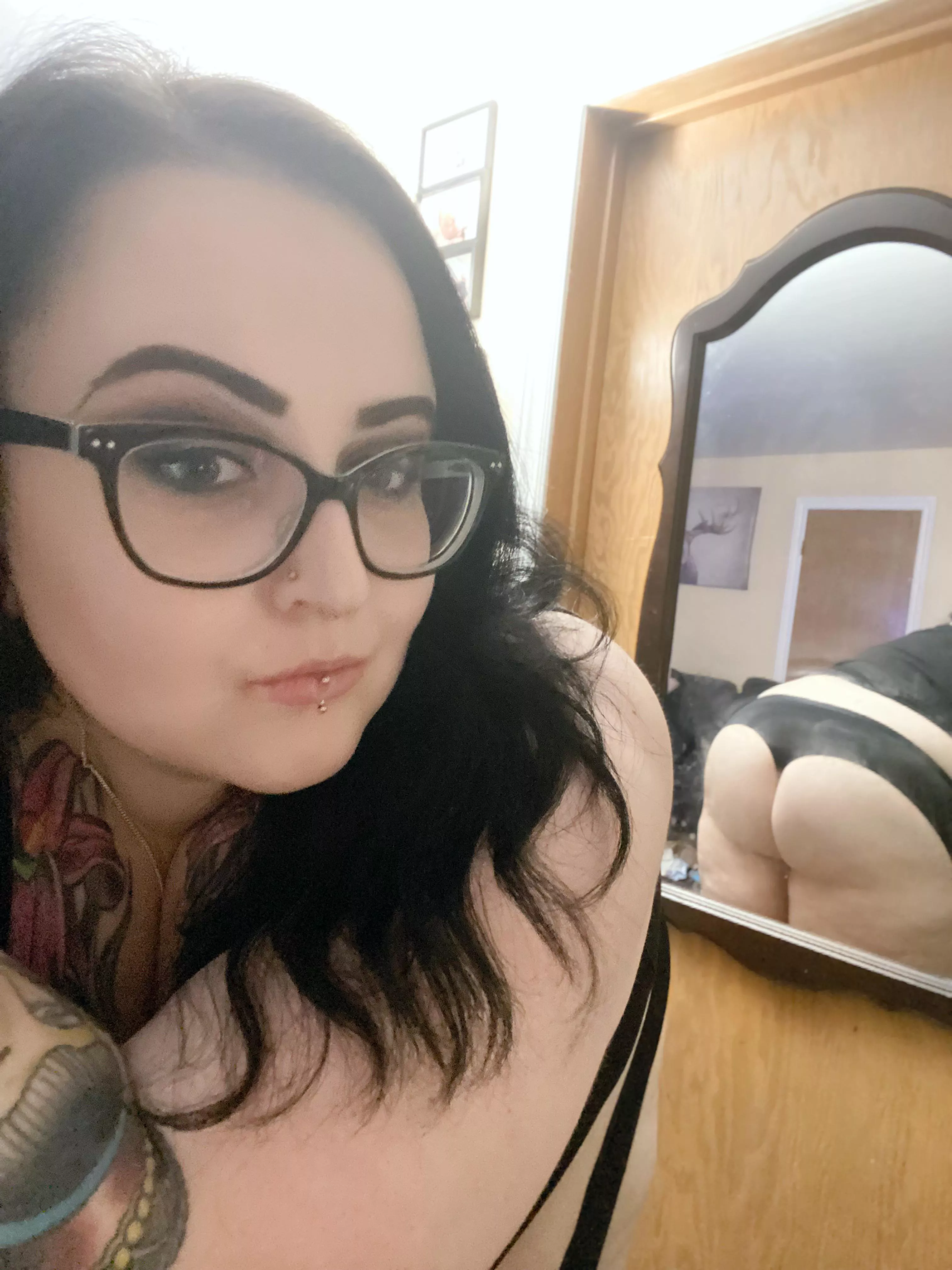 I just want someone to pet my head and read to me, and then fuck me senseless with their hand around my throat 😔