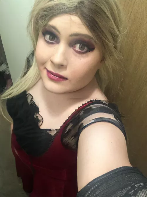 I just want to be spoiled and get fucked I feel like that’s not a lot to ask for…..