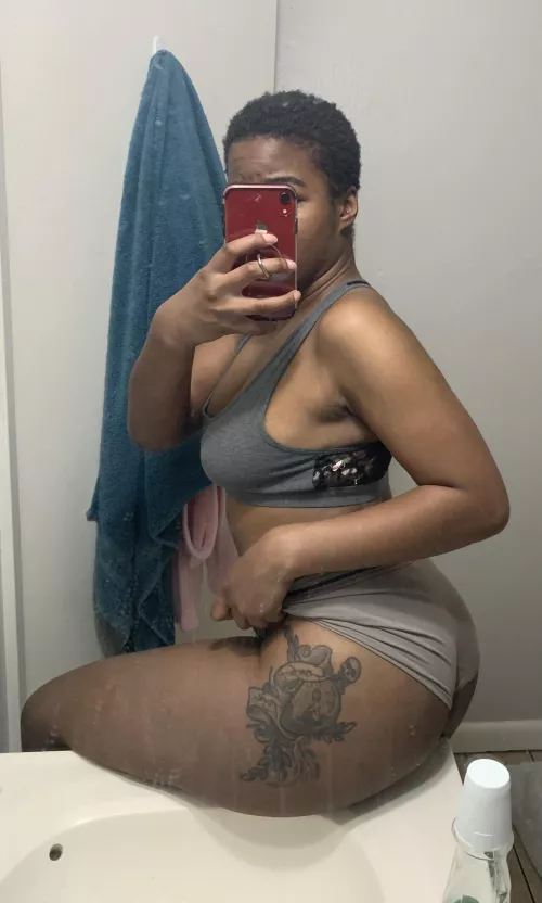 I just want to worship some cock…..