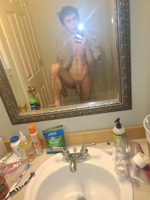 I know I just showered... but do you wanna get dirty with me? 😜