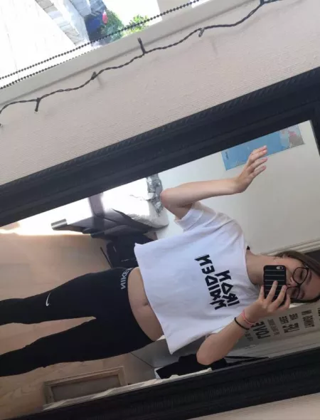 I know Iβm more clothed than the other girls here but I hope I can also get some love c: