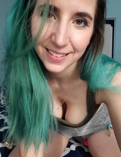 I know I'm not wearing a bra but my face is up here!