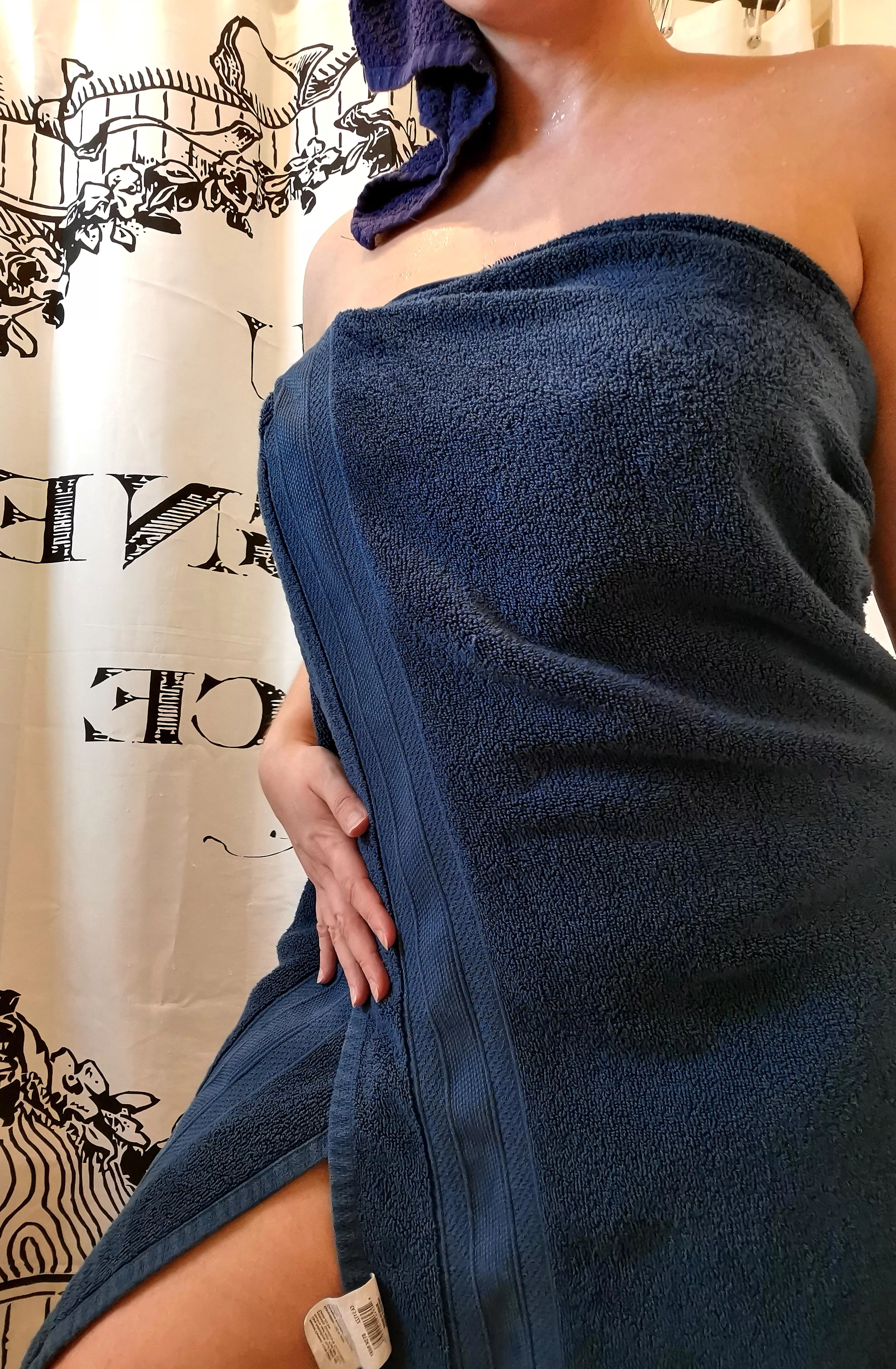 I know you all love my towel nudes... but how about lewds? 😜
