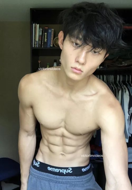 i know you like tall chiseled korean gaymers with abs š¼