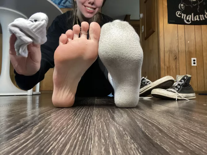 I know youโre weak for my socks, youโd do anything to taste them๐๐ฆถ