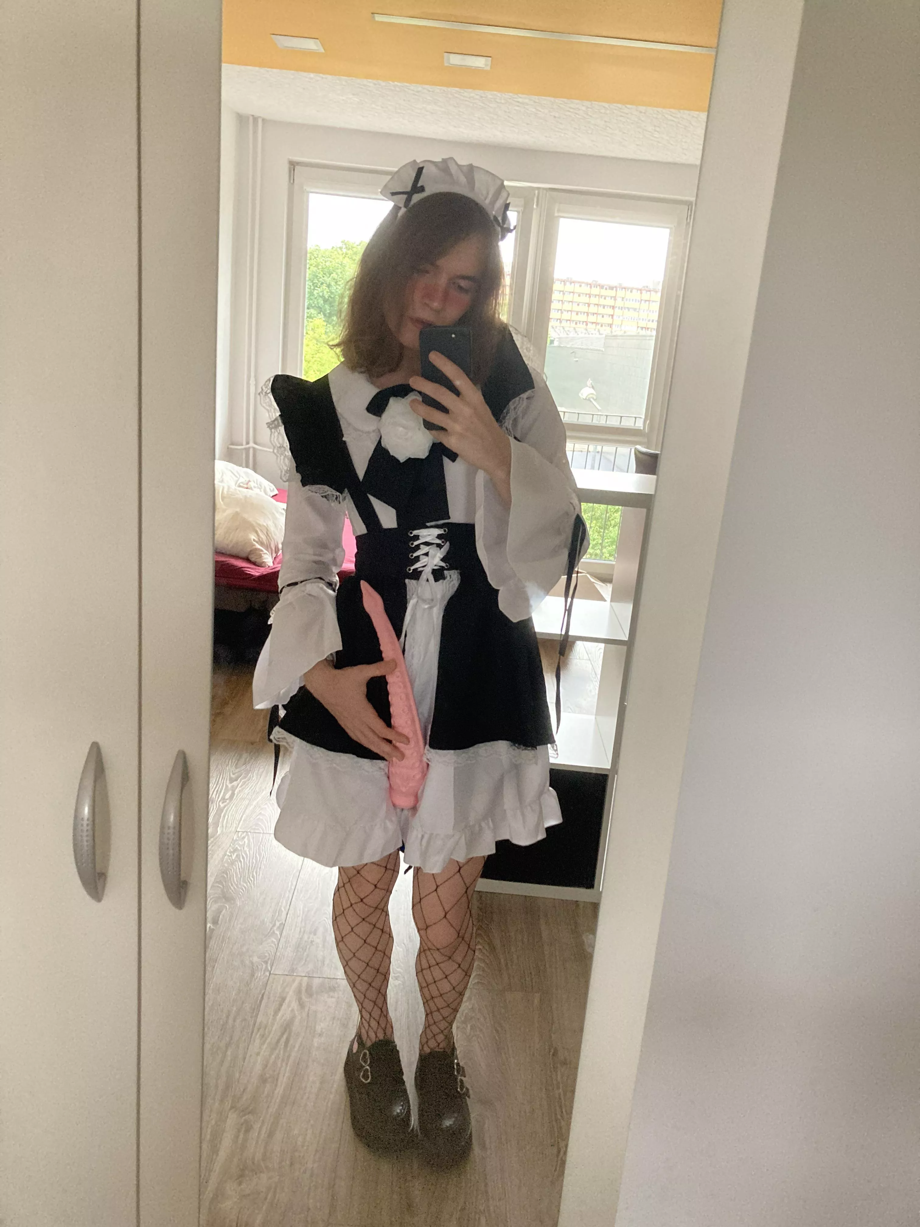 I like how it makes me look tiny