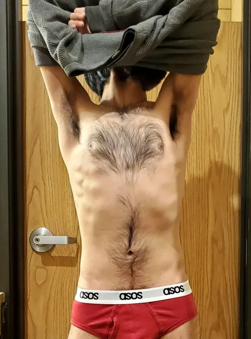 I like how you can see a guy's armpits when he takes his shirt off :D