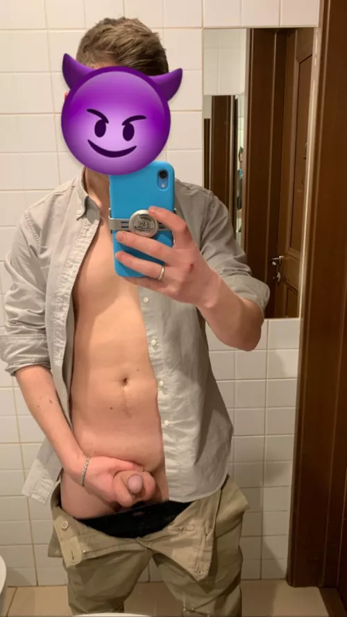 I like it when you take a soft dick in your mouth and it becomes hard inside, and then cum on your face😏