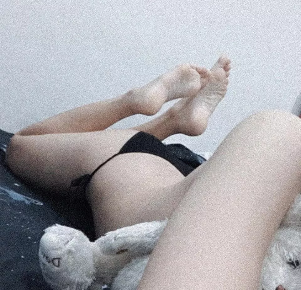 I like it when you use your tongue, who would like to have my feet in your face?π€π₯°π
 I like it when you use your tongue, who would like to have my feet in your face?π€π₯°π