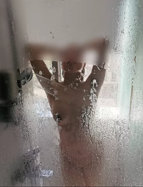 I like it when you watch me shower. [F]