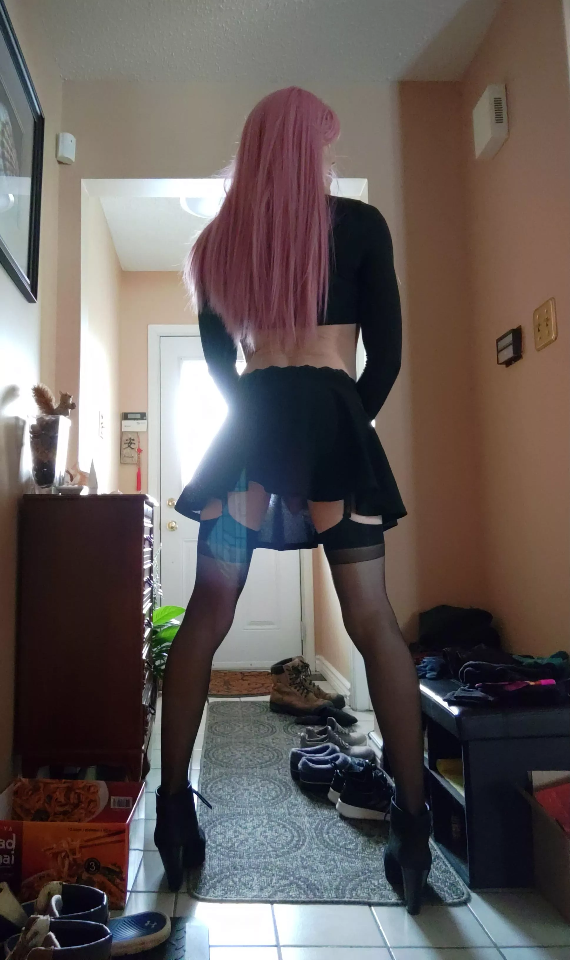 I like the pose and lighting in this photo 😂