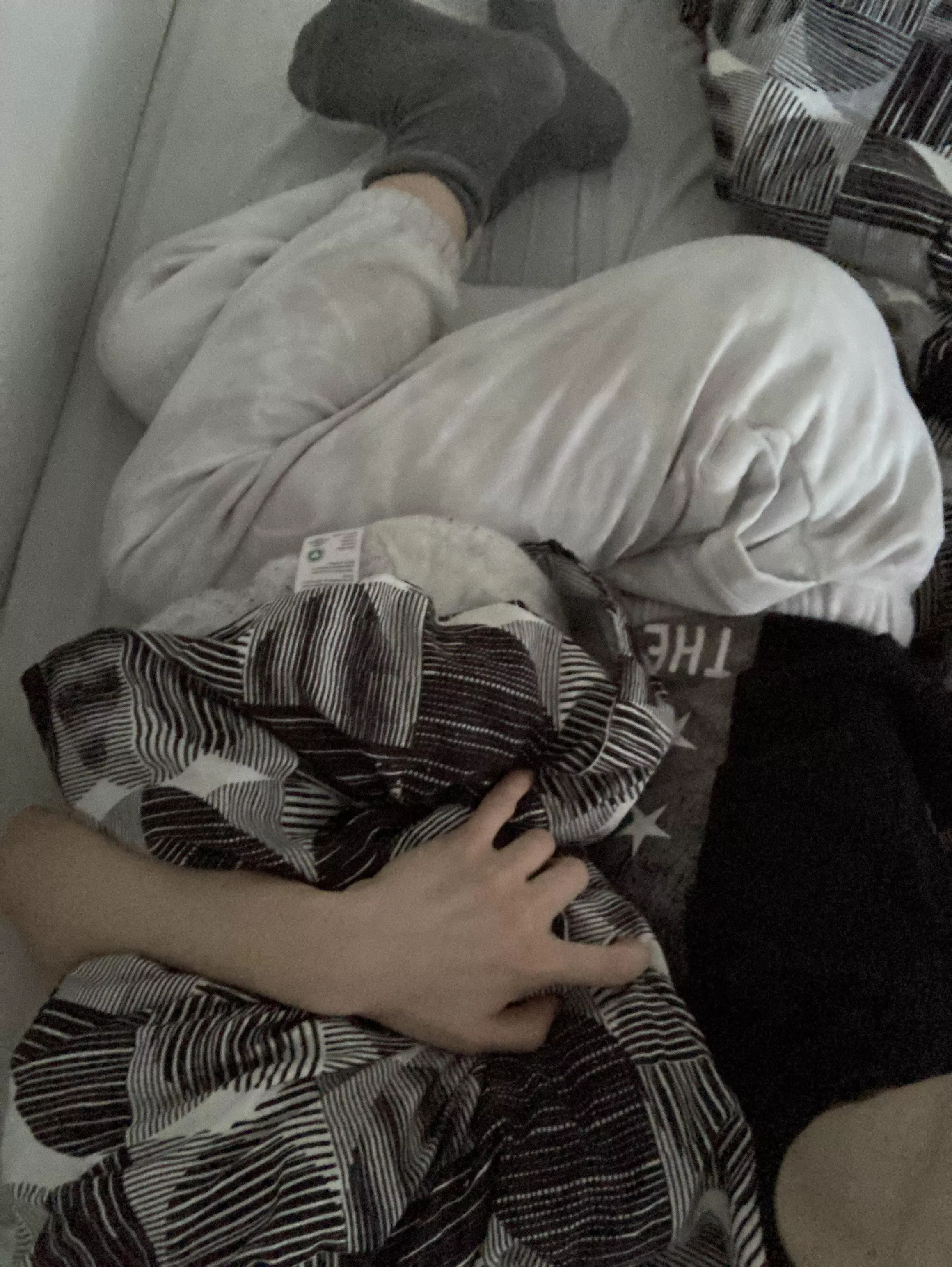 I like these white pants ☺️