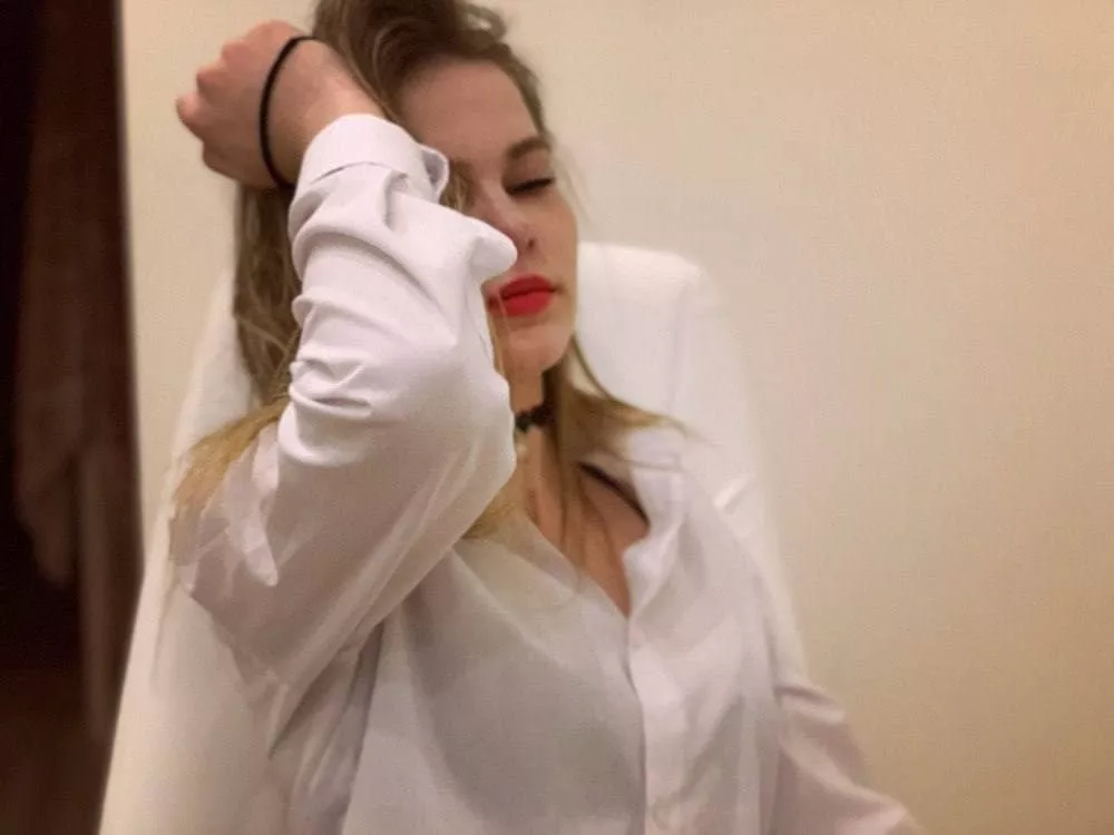 I like to cook for myself and my friends, do you like it when a girl cooks?