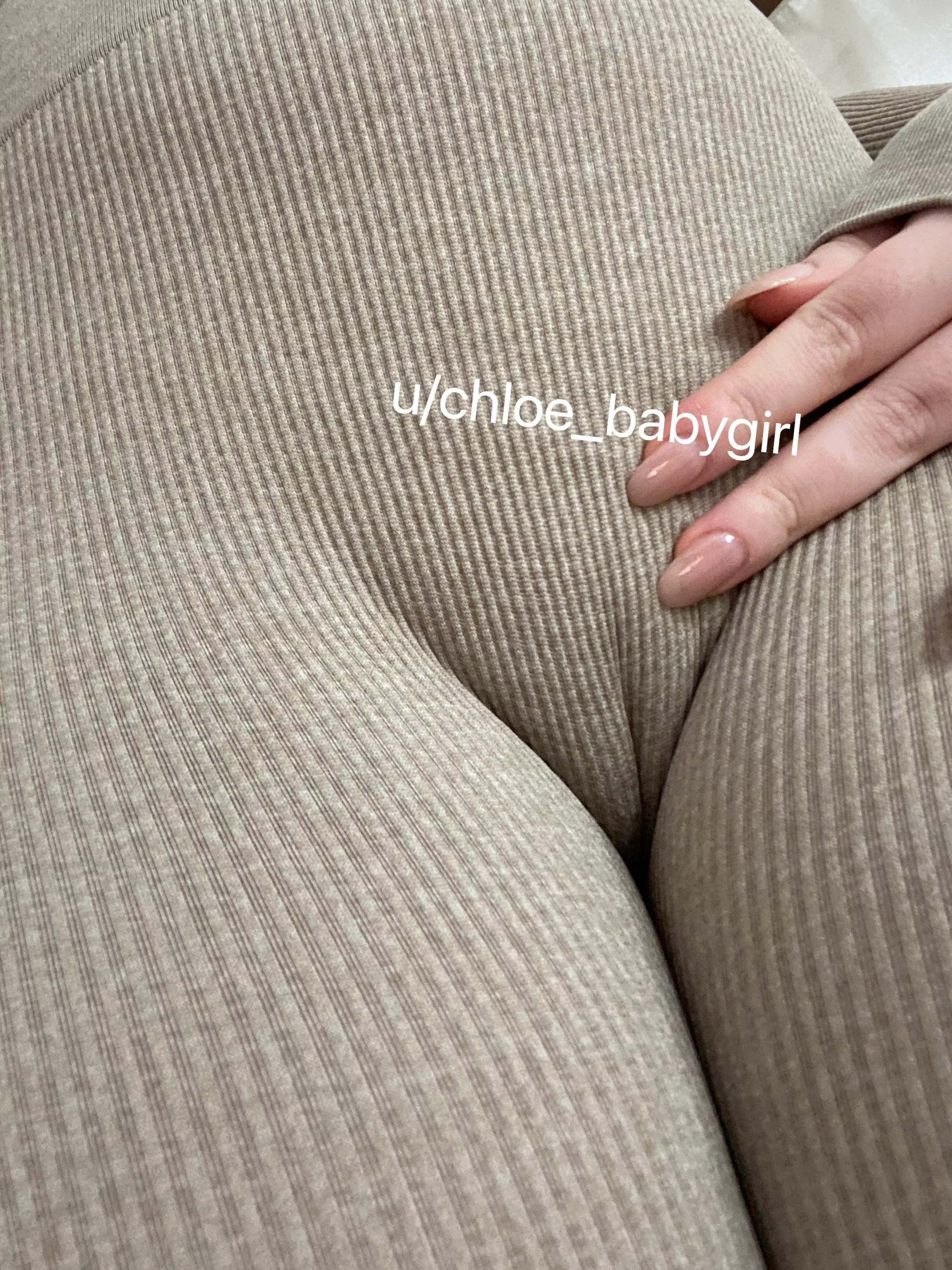 I like to walk around with my pussy saying hi to all the neighbors 😜