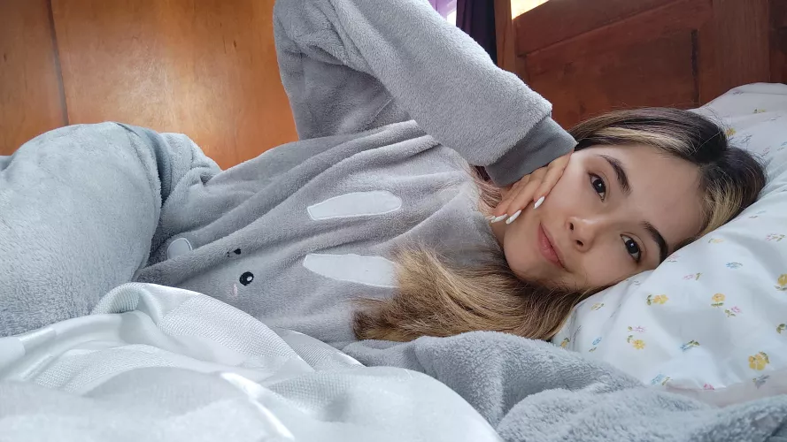 π I look cute but I'm a horny petite bitch waiting for you take off my clothes π₯΅ do you want to see me completely naked? π₯Ίπ₯ What would you do to me?