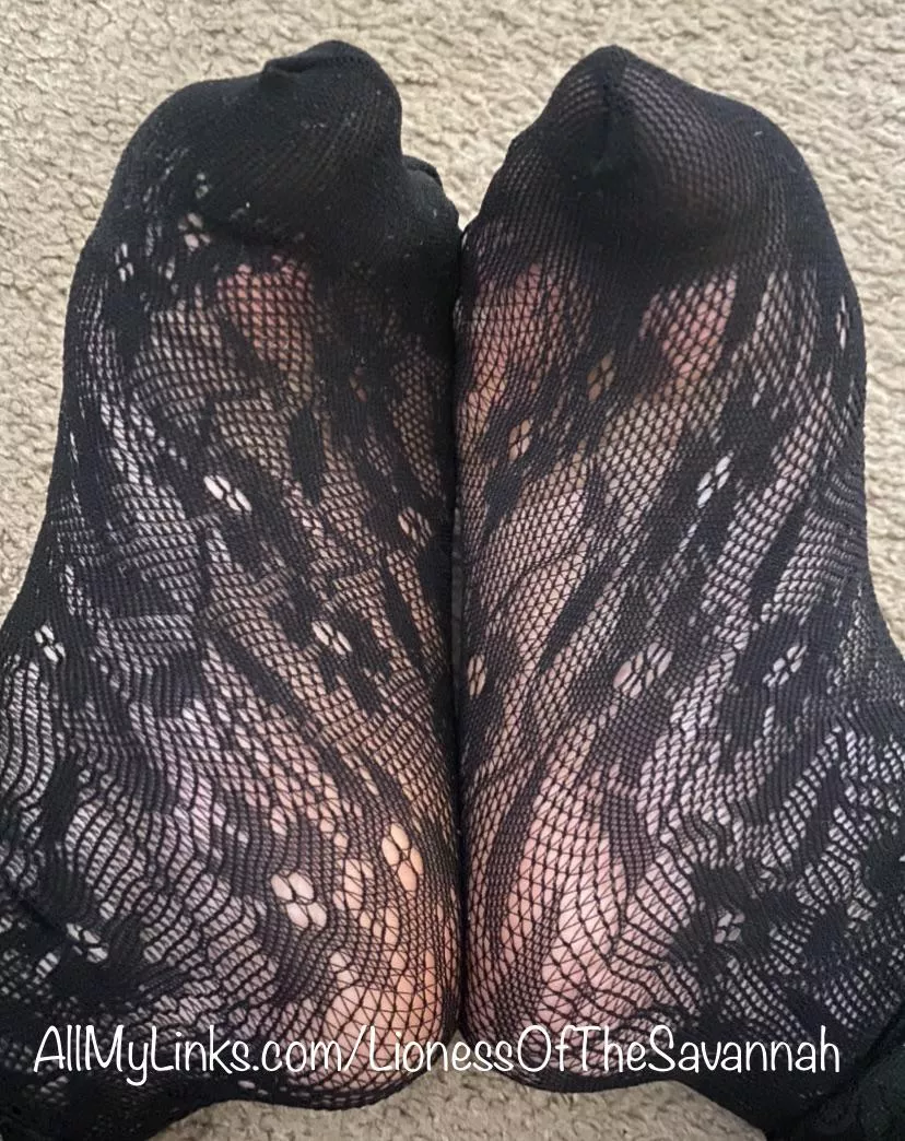 I looooove these sexy fishnet nylons 😍