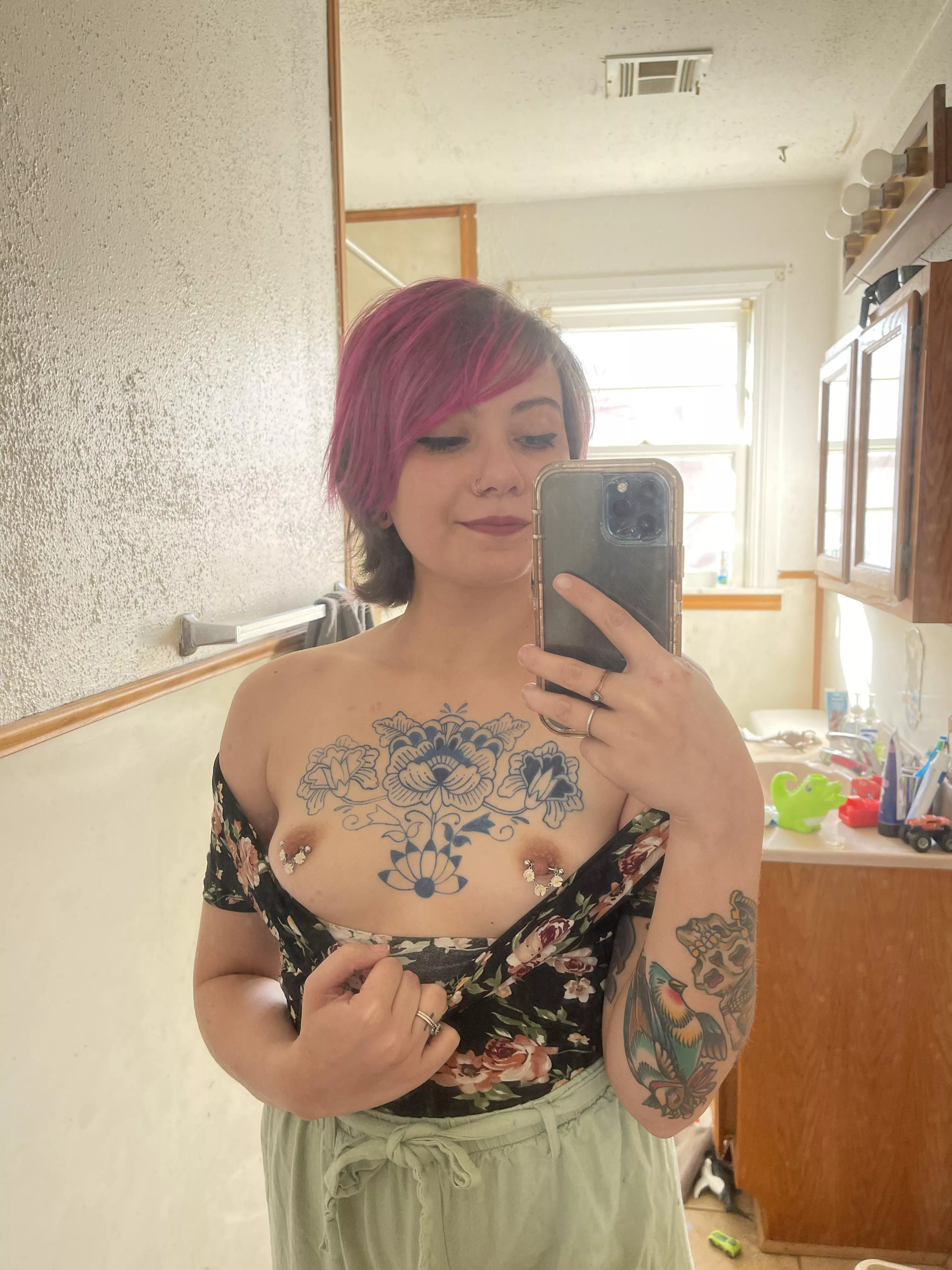 I love a shirt with easy access