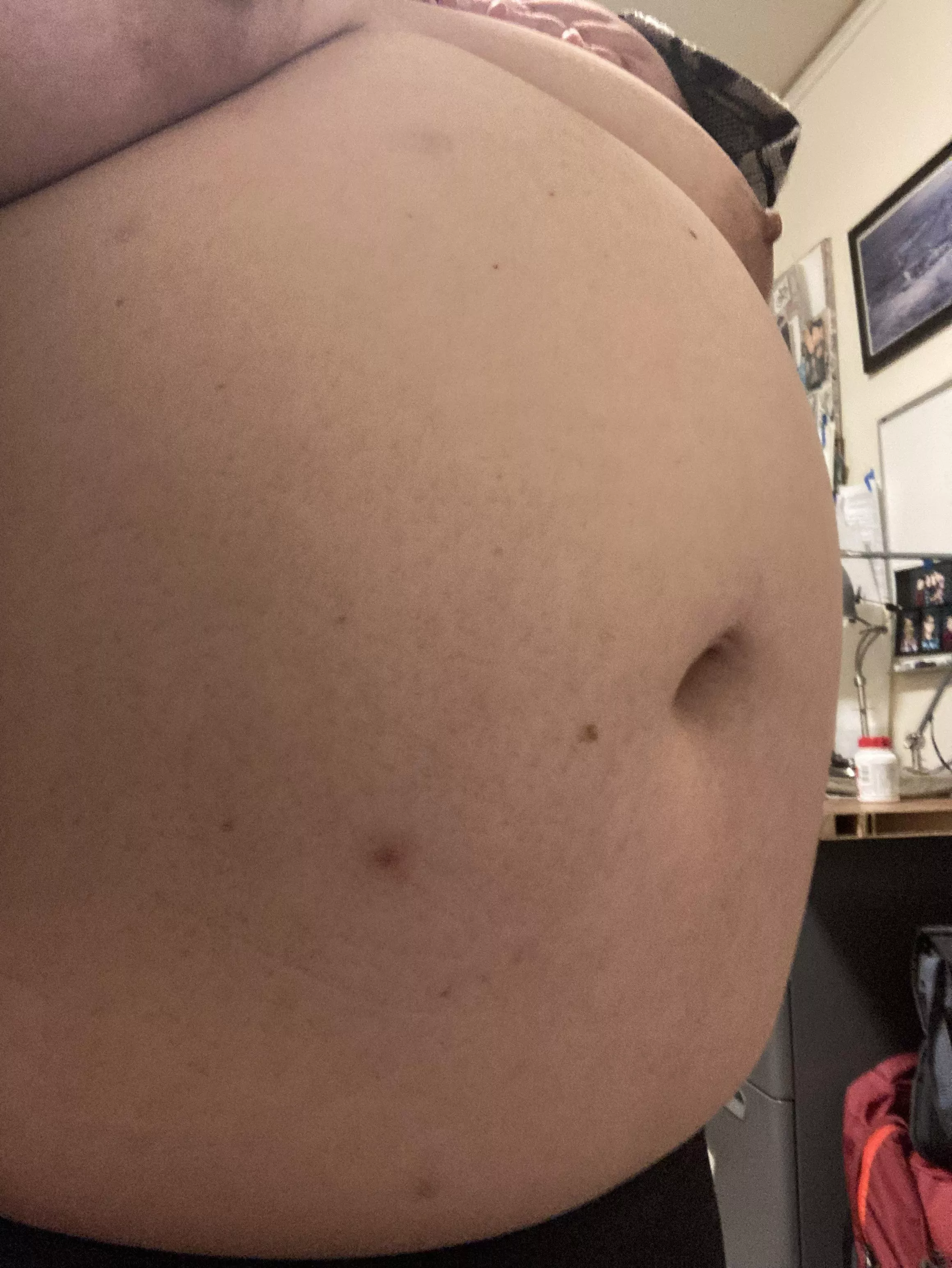 I love being fat! My belly is so huge & full. Thank you for all the supports 😘