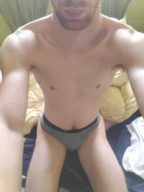 I love being on my knees to serve a goddess