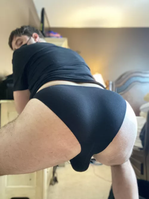 I love bikini briefs since they can hold my huge balls and booty comfortably 😮‍💨