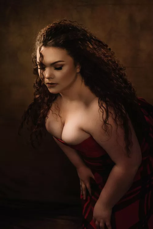 I love corsets. I wish I could live in them