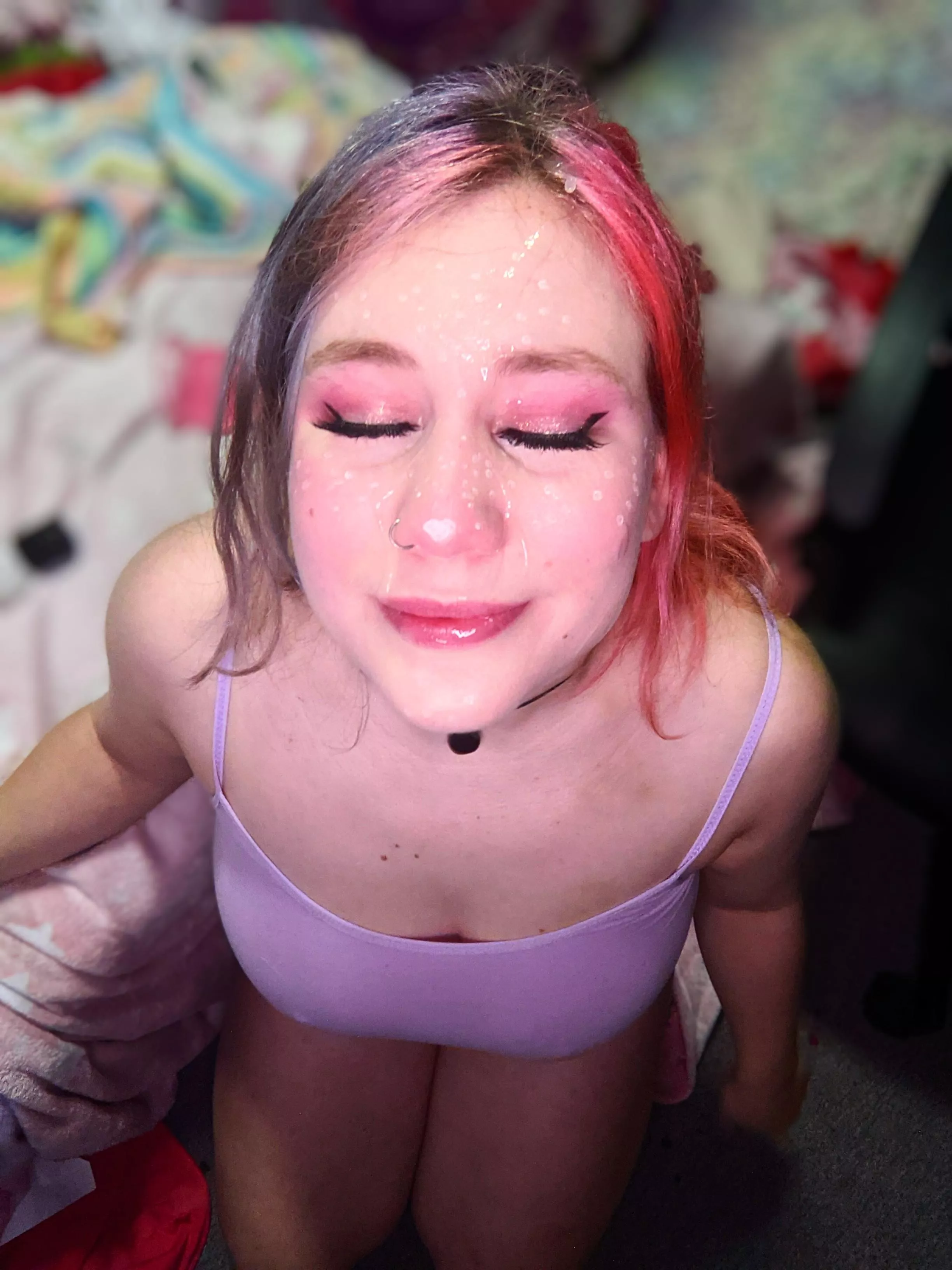 I love getting a facial but this one really stung in my eye tbh👉👈😅 I love getting a facial but this one really stung in my eye tbh👉👈😅