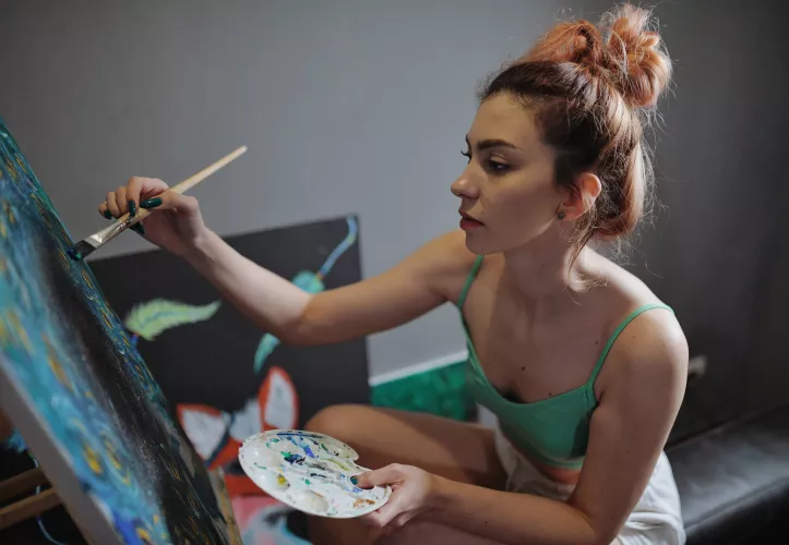 I love getting comfy when I paint [F]