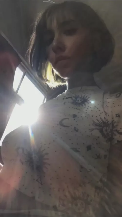 I love golden hour☀️ [F]