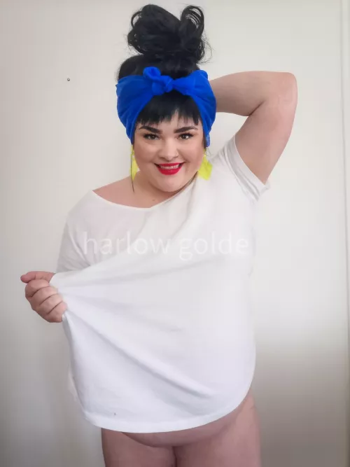 I love hair scarves, lipstick, and going braless. 🥰