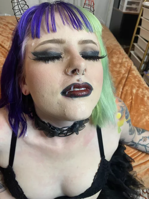 I love having cum all over my face π©π¦