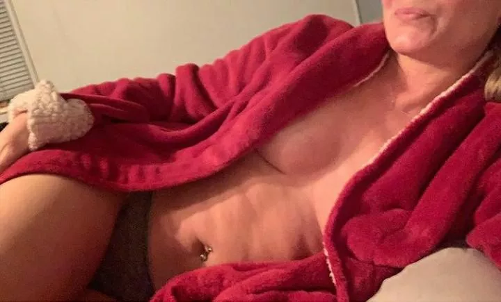 I love how hard you get from just looking at my body. I want complete control over your cock 😍😌 43 (F) I love how hard you get from just looking at my body. I want complete control over your cock 😍😌 43 (F)