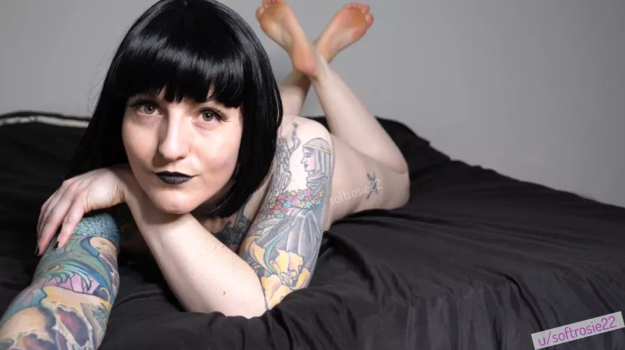 I love how the lighting looks in this one