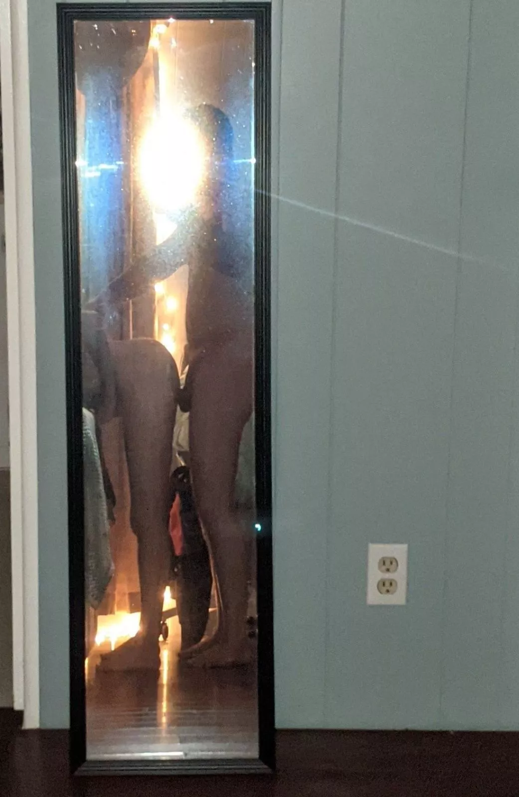 I love it when hubby sends me a picture of him enjoying better pussy 💦 I love it when hubby sends me a picture of him enjoying better pussy 💦