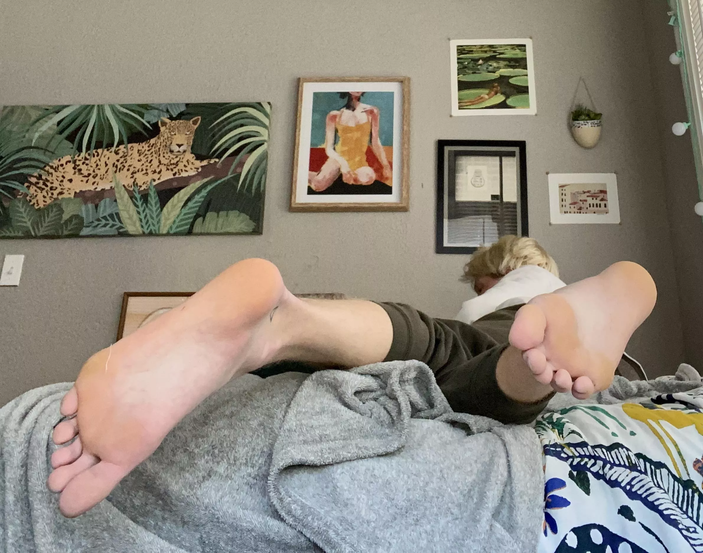 I love laying at home just existing and chilling while you’re sitting behind a desk trying to hide your hard dick at work.