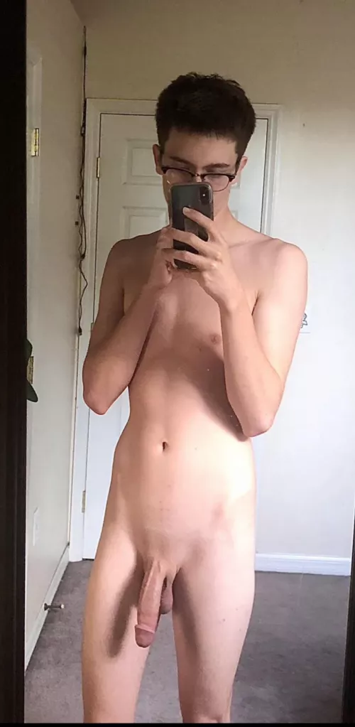 I love letting random people see me naked 😃