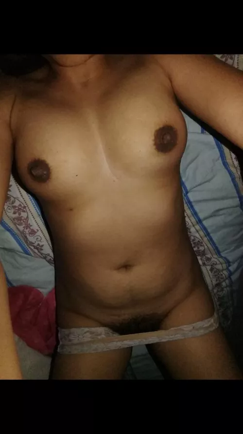 I love my Bush but tonight I wax her on my Fansly page for charity… don’t worry I’ll grow her back 😚(f)