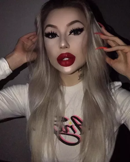 i love my red, fake lips👀❤️