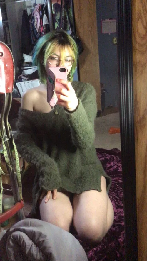 i love oversized sweaters!