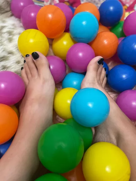 I love playing with balls 😉😋