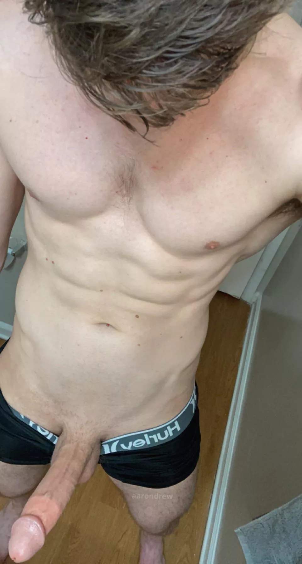 I love sharing my nudes with you dudes 😜